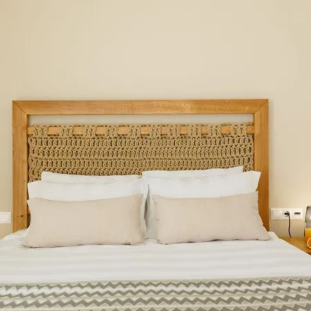 Апартаменты Tilio - New With Private Pool 1400m From The Ретимно